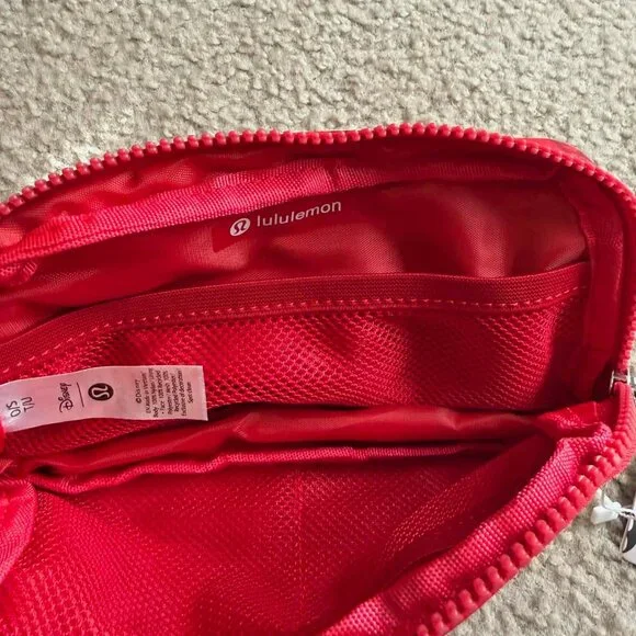 Lululemon x Disney Mickey Mouse Belt Bag Red NWT Everywhere 1L - Picture 5 of 5